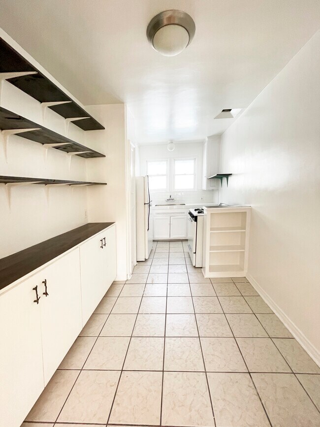 Cocina - 4633 Clarissa Ave