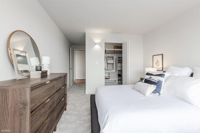 Building Photo - 1 br, 1 bath Condo - 1761 N Wells St 201