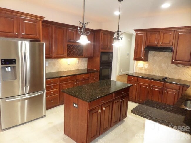 Foto del edificio - 421 Greenbay Rd