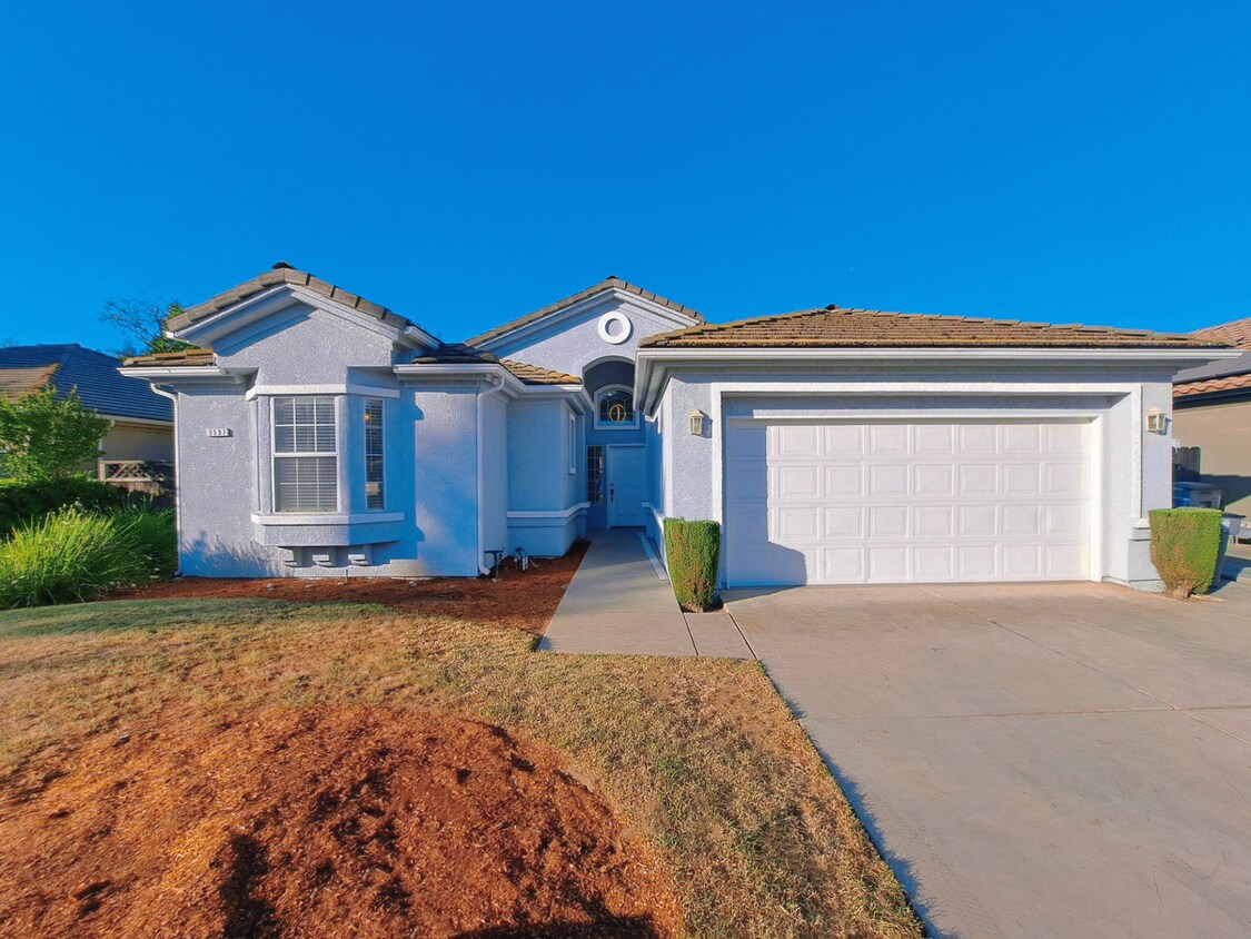 Foto principal - Beautiful 3 Bedroom Home for Rent in well ...