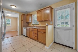 Building Photo - 2115 Jackson Bluff Rd