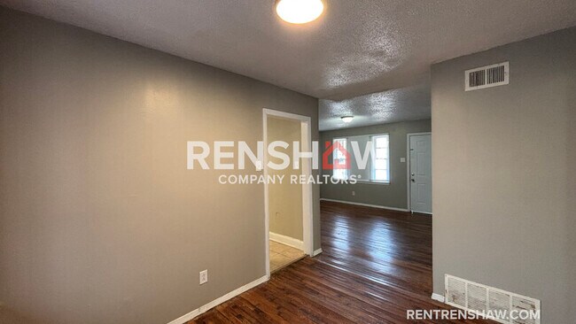 Foto del edificio - 4694 McCrory Ave