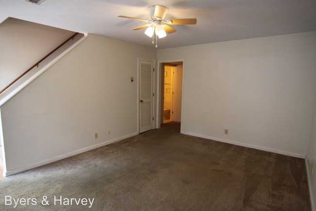 Building Photo - 240 Winters Ct