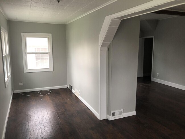 Building Photo - 925 Cherry St
