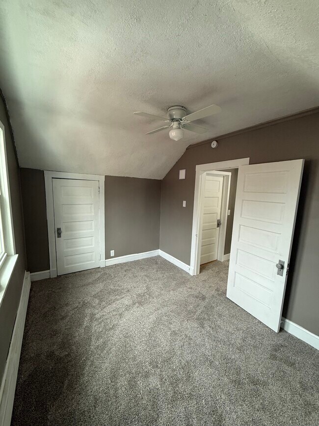 Foto del edificio - 4333 W 8th St