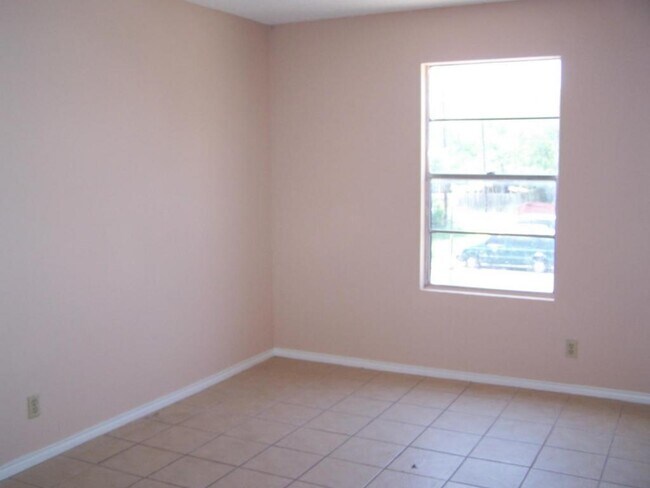 Foto del edificio - 1400 Clamp Ave