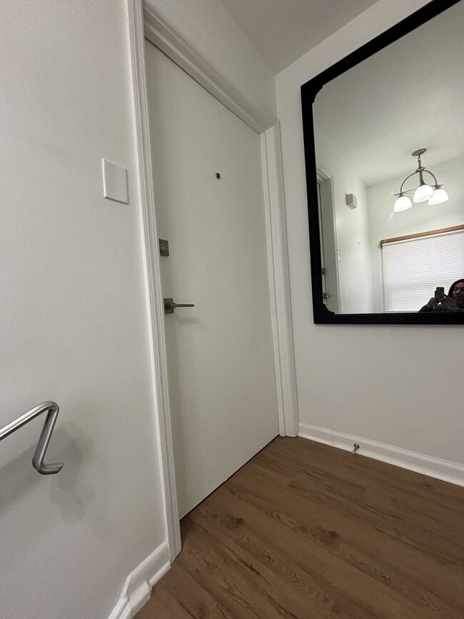 Building Photo - 589 Bramhall Ave