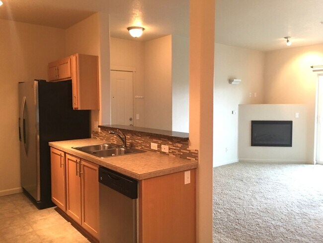 Foto del edificio - **$500 Off First Full Month's Rent** Overl...