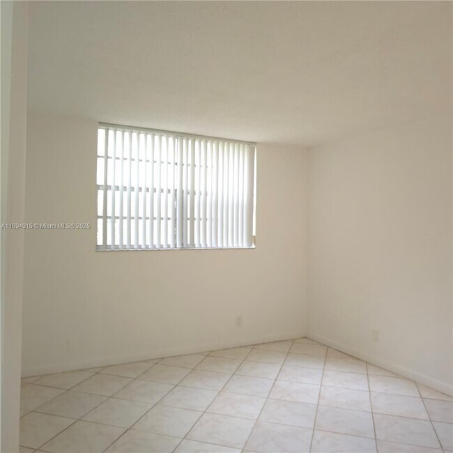 Foto del edificio - 3000 NW 48th Terrace