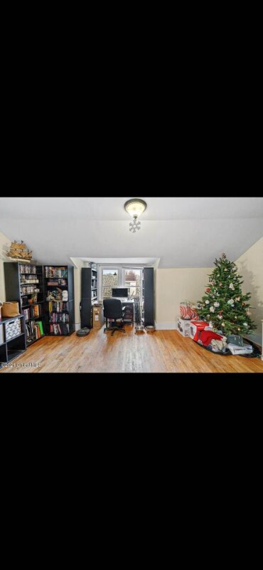 Building Photo - 32 Masten Ave