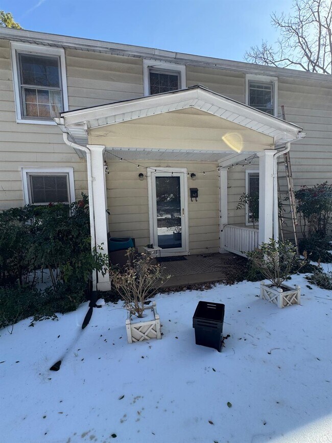 Foto del edificio - 1506 Hamilton Dr