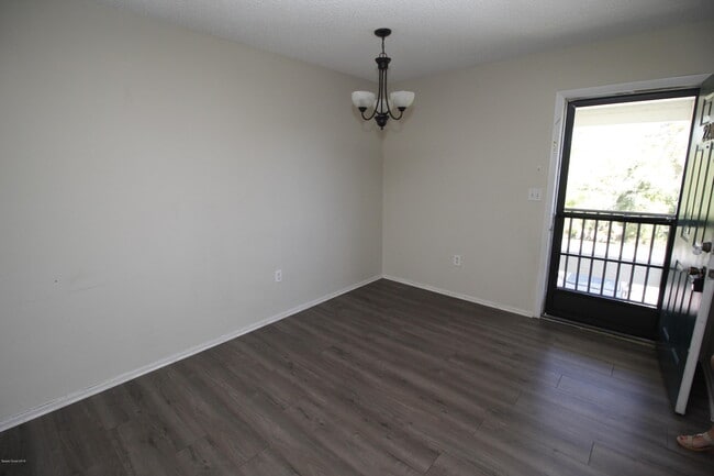 Building Photo - 2240 Flower Tree Cir