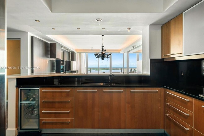 Foto del edificio - 1331 Brickell Bay Dr