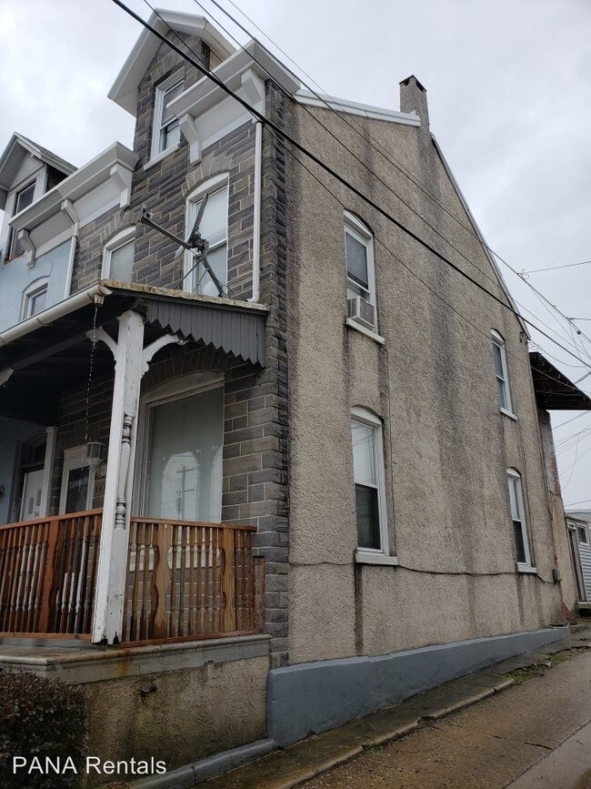 Foto del edificio - 3 br, 2 bath House - 543 Spring St.