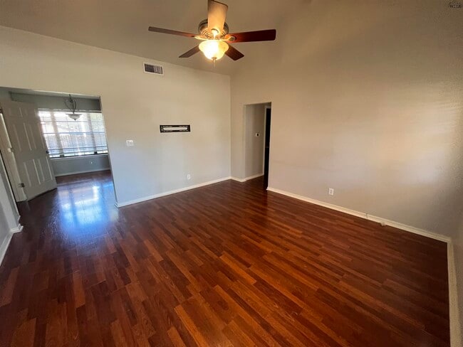 Foto del edificio - 1308 Montgomery St