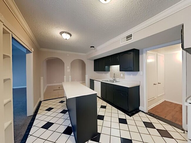 Building Photo - No Application Fee* Plus $250 Off First & ...