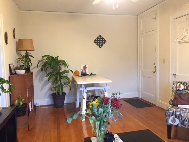 Foto del edificio - 1823 E 5th St