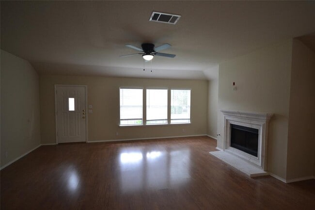 Foto del edificio - 1803 Warwick Cove