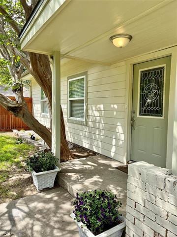 Building Photo - 1100 Woodcrest Ln