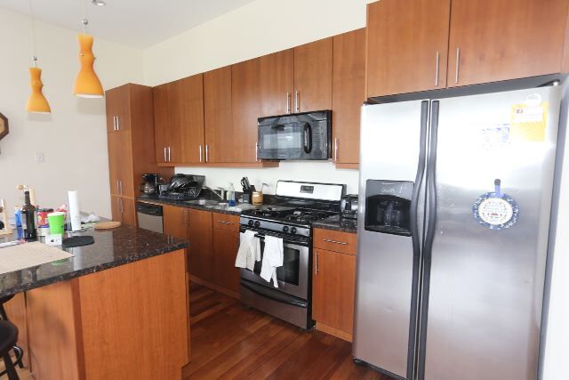 Foto del edificio - 1354 W Augusta Blvd