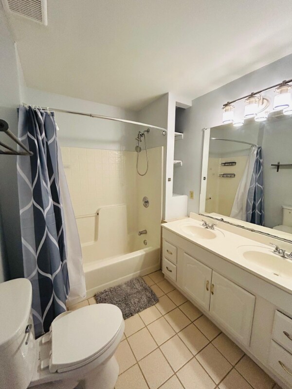 Foto del edificio - 900 Newcombe Rd