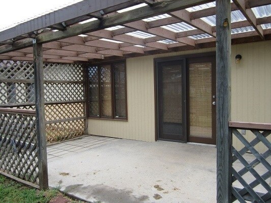Foto del edificio - 3 Bedroom 2 Bath - Right Outside Fort Riley!