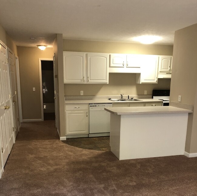 Building Photo - 3BD 3BA DUPLEX CLOSE TO TTU FOR RENT
