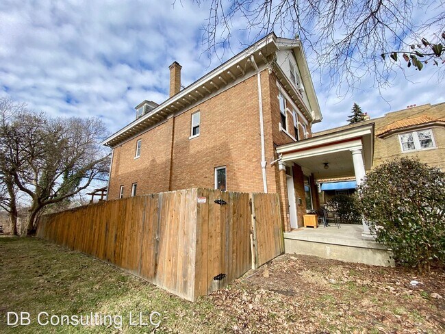 Foto del edificio - 6 br, 3 bath House - 2401 Ohio Ave