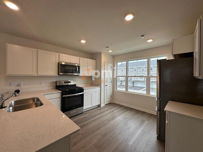Foto del edificio - 8754 Clover Ln
