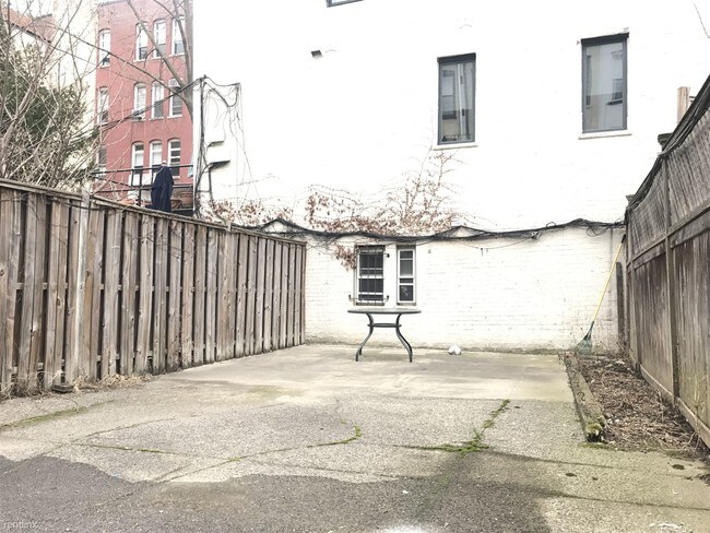 Building Photo - 615 8th Ave