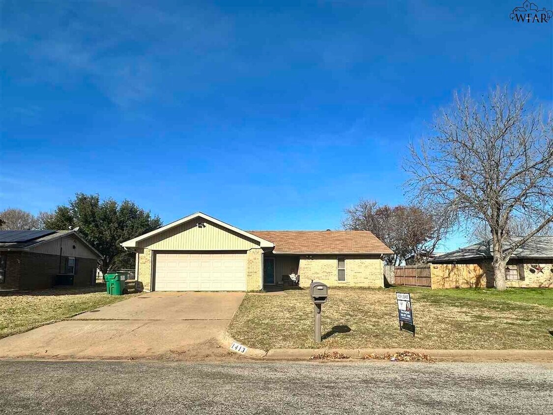 1413 Amherst St, TX 76354 House Rental in