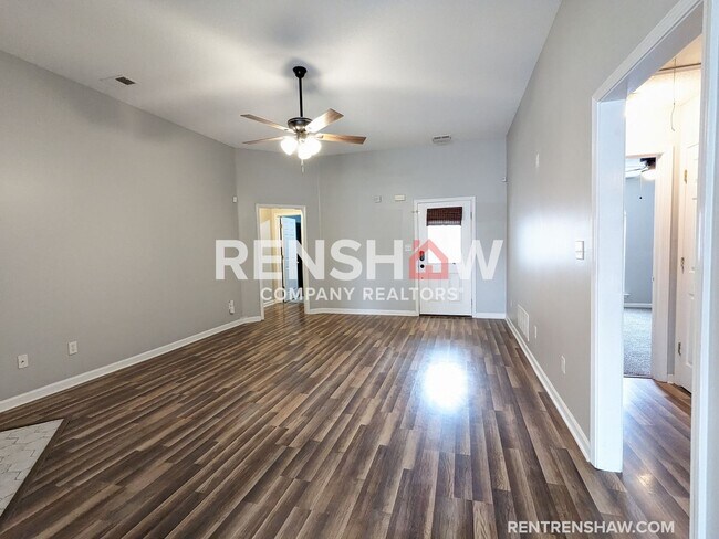 Building Photo - Luxury Arlington Property - Now Available!
