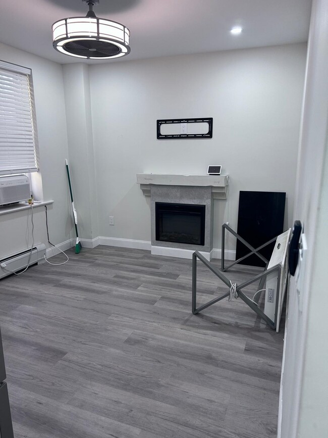 Foto del edificio - 6109 Monroe Pl