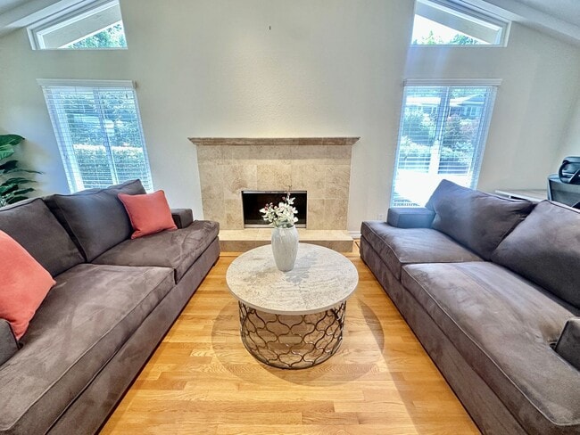Building Photo - Beautiful San Rafael Home