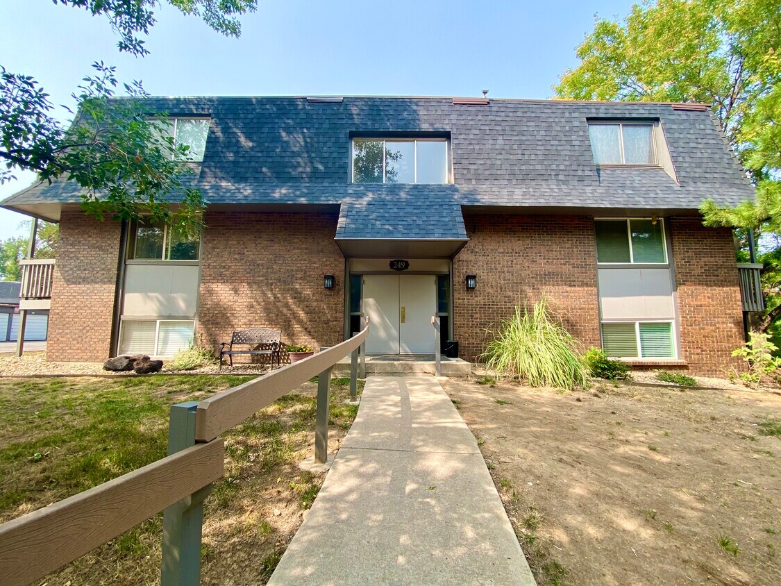 249 E Highline Cir Unit 204, Centennial, CO 80122 Condo for Rent in