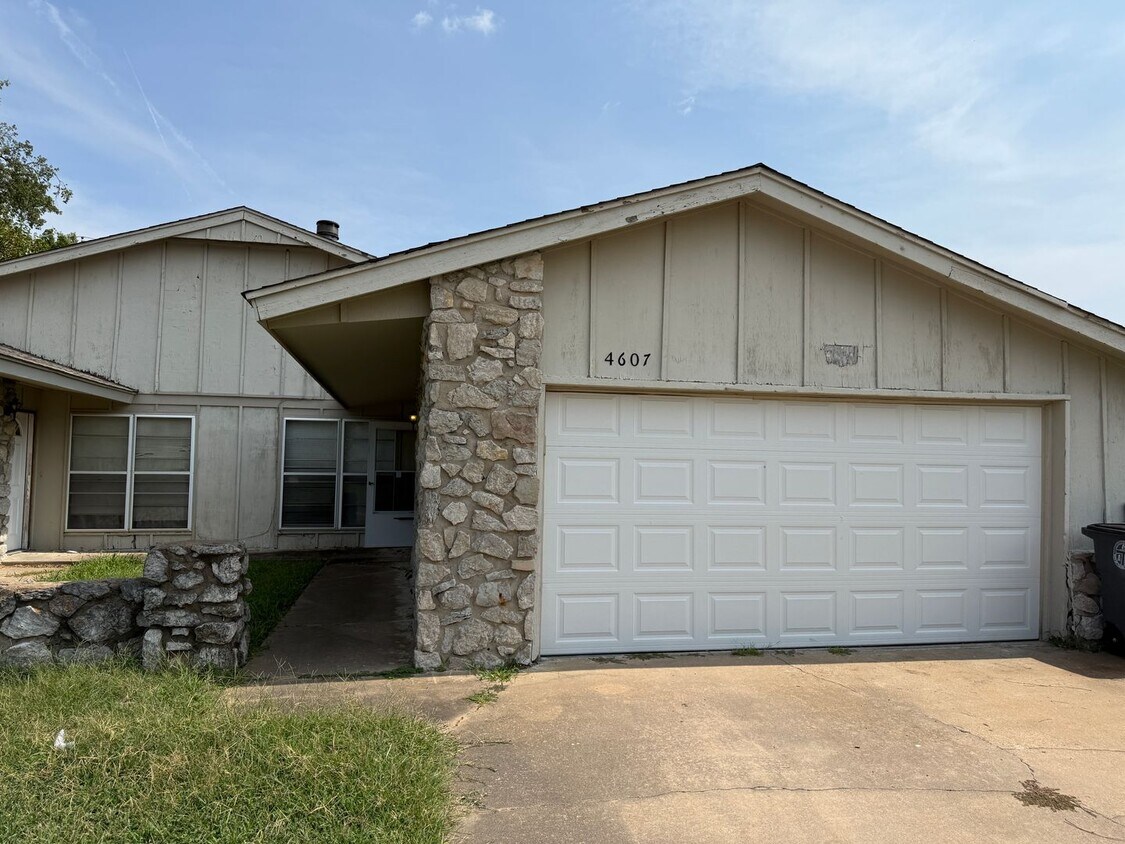 Primary Photo - Sheridan Duplexes 05-07
