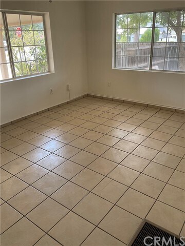 Foto del edificio - 4091 Linwood Pl