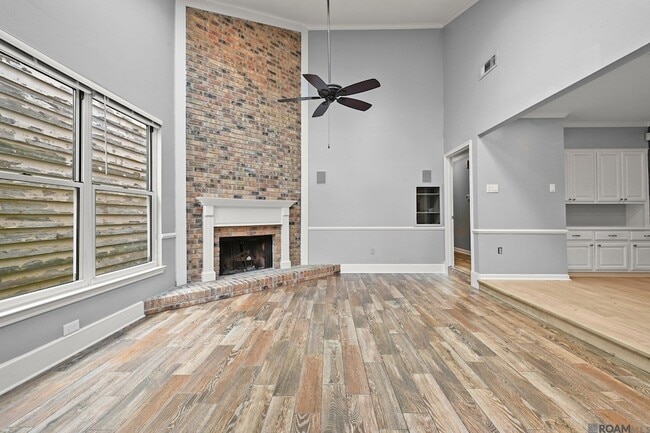 Building Photo - 5952 Fort Clarke Dr N