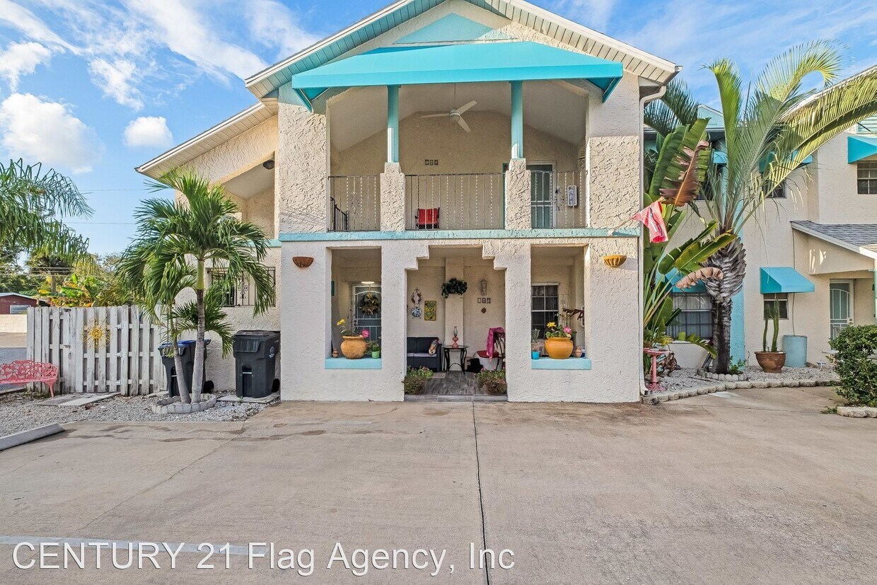 Primary Photo - 3 br, 2 bath House - 142 Country Club Dr