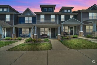 Building Photo - 253 Woodland Vly Ln