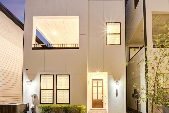 Building Photo - 2808 Grand Fountains Dr