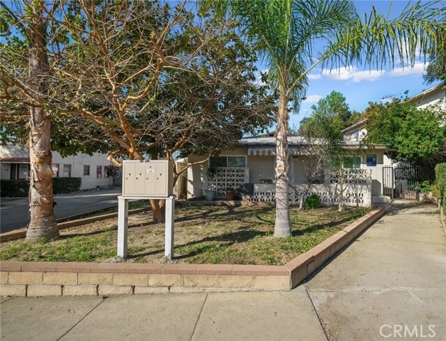 Building Photo - 271 N Palm Ave