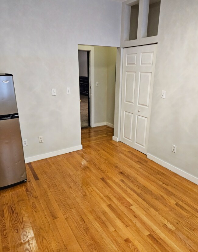 Building Photo - 59 Hemenway St