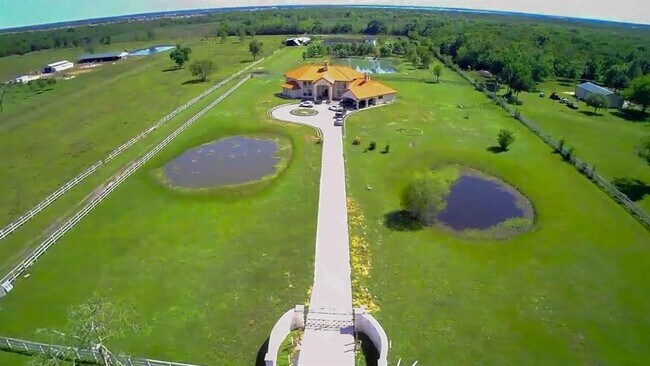 Foto del edificio - 848 Juliff-Manvel Rd