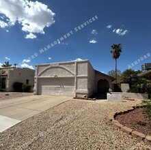 Building Photo - 1050 W Estrella Dr
