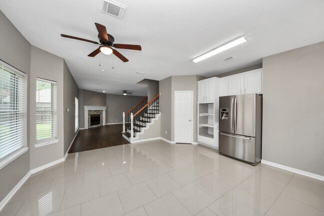 Foto del edificio - 1302 Raintree Cir