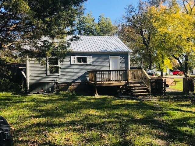 Building Photo - 1211 San Hsi Dr