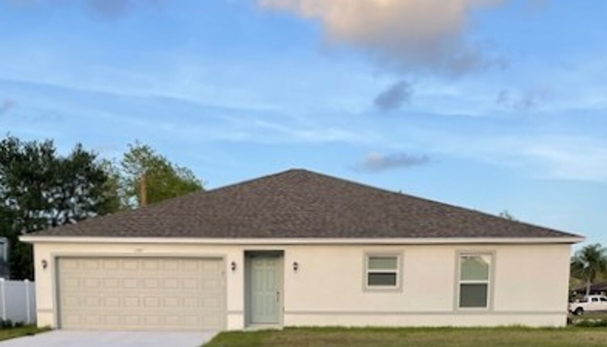 Foto principal - NEW Construction 4/2 home Palm Bay