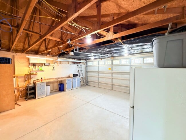 Foto del edificio - Charming Everett Home with Spacious Backyard, Garage, and Bonus Flex Spaces