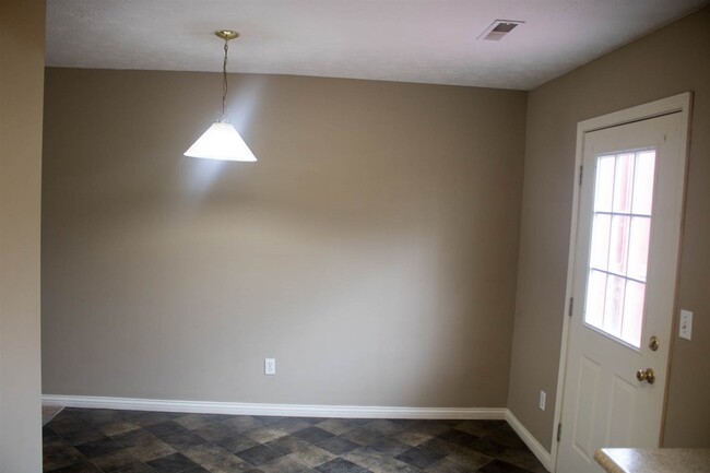 Foto del edificio - 112 Arrowhead Dr